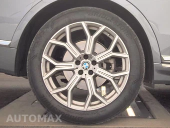2025 BMW X7 xDrive40i – miniatura 11