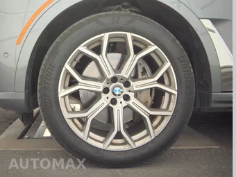 2025 BMW X7 xDrive40i – miniatura 9