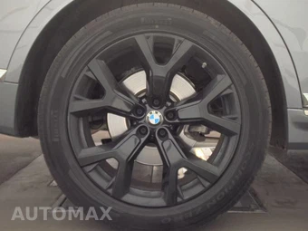 2025 BMW X7 xDrive40i – miniatura 11
