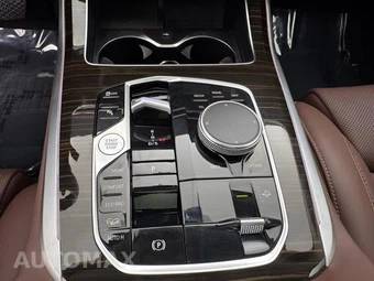 2025 BMW X7 xDrive40i - miniatura 21