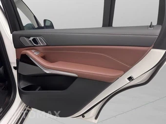 2025 BMW X7 xDrive40i - miniatura 42