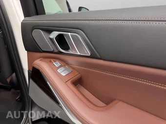 2025 BMW X7 xDrive40i - miniatura 43