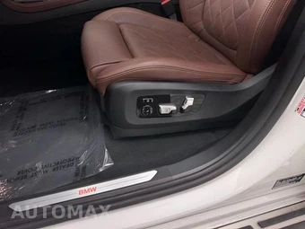 2025 BMW X7 xDrive40i - miniatura 8