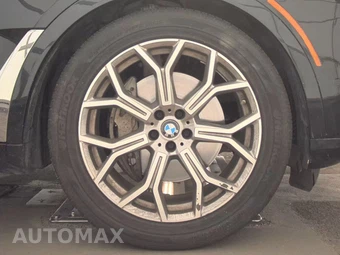 2025 BMW X7 xDrive40i - miniatura 10