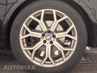 2025 BMW X7 xDrive40i - miniatura 12