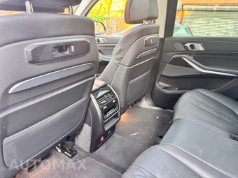 2025 BMW X7 xDrive40i - miniatura 15