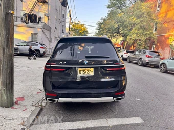 2025 BMW X7 xDrive40i - miniatura 4