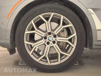 2025 BMW X7 xDrive40i - miniatura 9