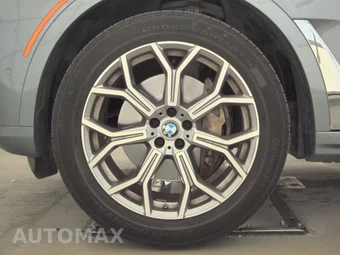 2025 BMW X7 xDrive40i – miniatura 9