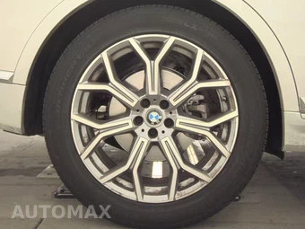 2025 BMW X7 xDrive40i – miniatura 11