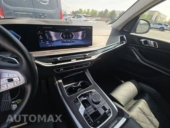 2025 BMW X7 xDrive40i – miniatura 11