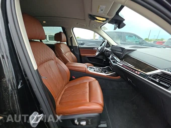 2025 BMW X7 xDrive40i – miniatura 8