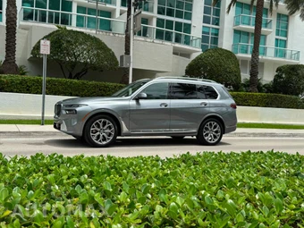 2025 BMW X7 xDrive40i - miniatura 10