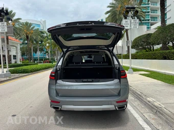 2025 BMW X7 xDrive40i - miniatura 15