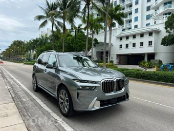 2025 BMW X7 xDrive40i - miniatura 2