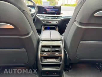 2025 BMW X7 xDrive40i - miniatura 24