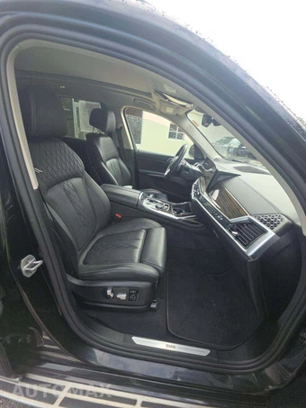 2025 BMW X7 xDrive40i – miniatura 16