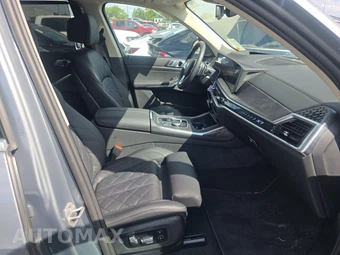 2025 BMW X7 xDrive40i - miniatura 8