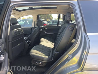 2025 BMW X7 xDrive40i – miniatura 13