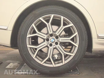 2025 BMW X7 xDrive40i – miniatura 11