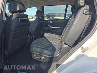 2025 BMW X7 xDrive40i – miniatura 13