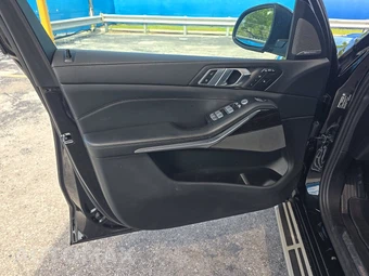 2025 BMW X7 xDrive40i – miniatura 9