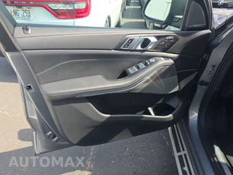 2025 BMW X7 xDrive40i – miniatura 9