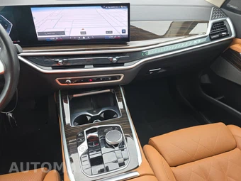 2025 BMW X7 xDrive40i – miniatura 17
