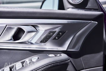 2025 BMW XM Label Red - miniatura 34