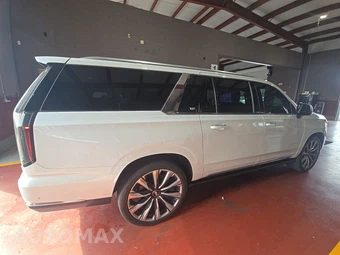 2025 Cadillac Escalade ESV Premium Luxury - miniatura 4