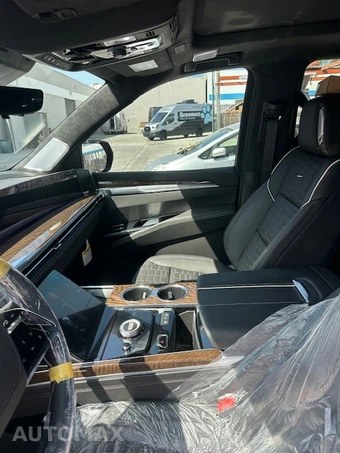 2025 Cadillac Escalade ESV Premium Luxury Platinum - miniatura 18