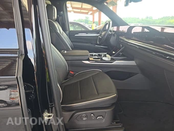 2025 Cadillac Escalade ESV Sport - miniatura 8