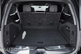 2025 Cadillac Escalade ESV Sport - miniatura 17