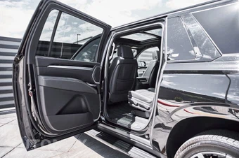 2025 Cadillac Escalade ESV Sport - miniatura 28