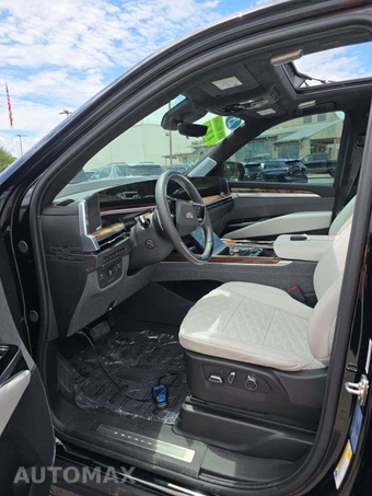 2025 Cadillac Escalade ESV Sport Platinum - miniatura 3