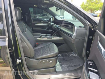 2025 Cadillac Escalade ESV V-Series - miniatura 16