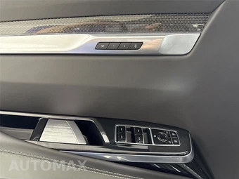 2025 Cadillac Escalade ESV V-Series - miniatura 13