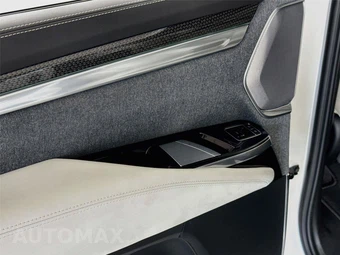 2025 Cadillac Escalade ESV V-Series - miniatura 27