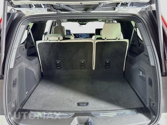 2025 Cadillac Escalade ESV V-Series - miniatura 30
