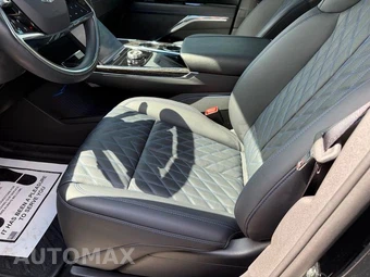 2025 Cadillac Escalade IQ Luxury 1 1SC - miniatura 42