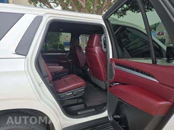 2025 Cadillac Escalade Sport - miniatura 18