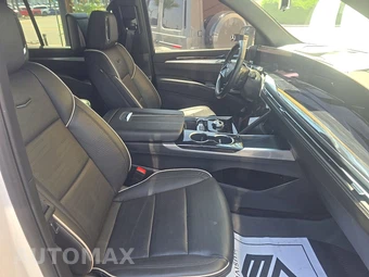 2025 Cadillac Escalade Sport - miniatura 8