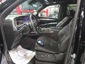 2025 Cadillac Escalade Sport Platinum - miniatura 6