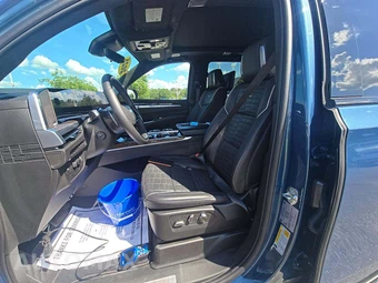 2025 Cadillac Escalade Sport Platinum - miniatura 3