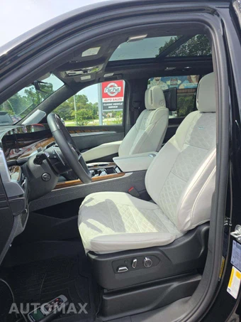 2025 Cadillac Escalade Sport Platinum - miniatura 3