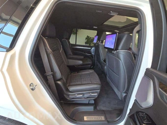 2025 Cadillac Escalade Sport Platinum - miniatura 16