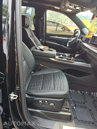 2025 Cadillac Escalade Sport Platinum - miniatura 18