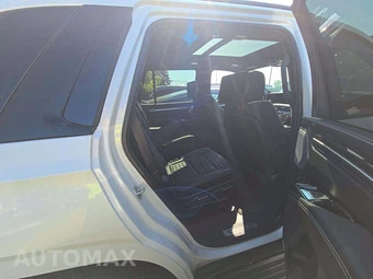 2025 Cadillac Escalade V-Series - miniatura 17