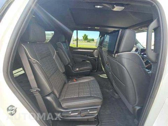 2025 Cadillac Escalade V-Series - miniatura 17