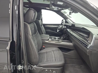 2025 Cadillac Escalade V-Series - miniatura 8